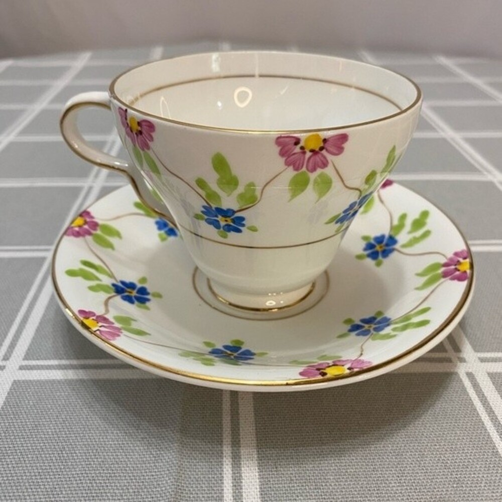 Vtg Bone China Taylor & Kent England Teacup & Saucer Gilded Pink Blue Flowers